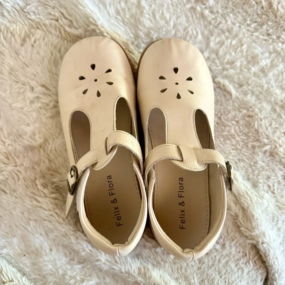 Felix and Flora Beige Mary Jane Shoes Size 2 Girls